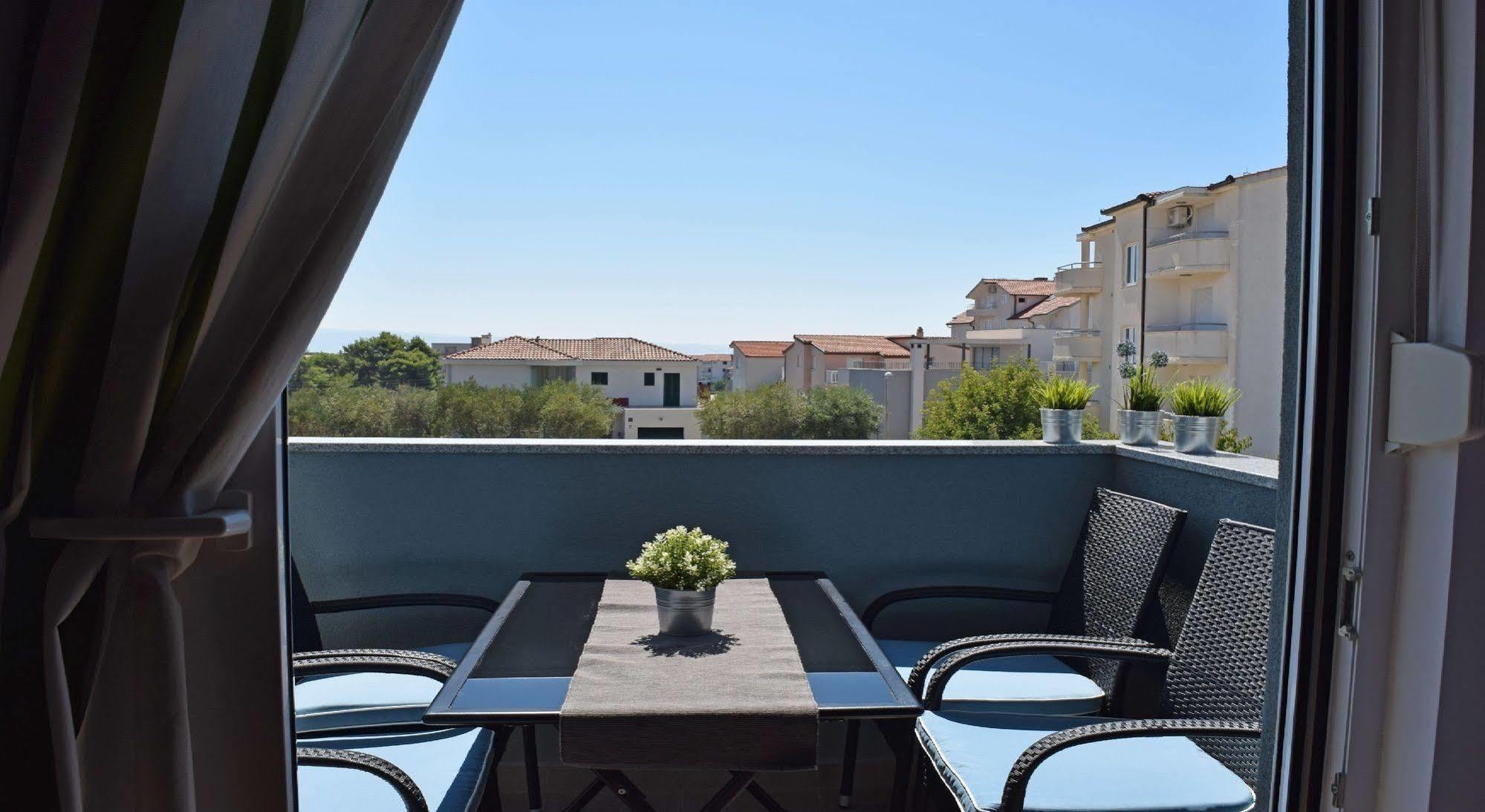 Apartments Roses Stobreč Εξωτερικό φωτογραφία